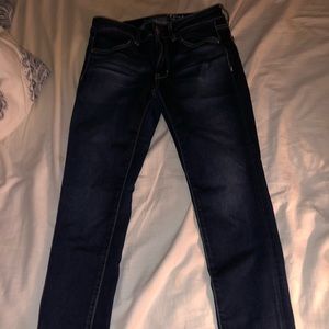 AE size 6 short jeans